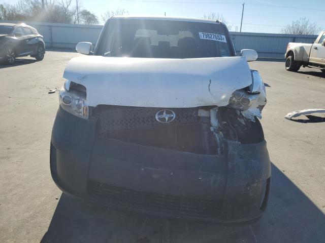 JTLKE50E591086310 - 2009 TOYOTA SCION XB WHITE photo 5