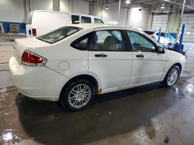 1FAHP3FN5AW239034 - 2010 FORD FOCUS SE WHITE photo 3