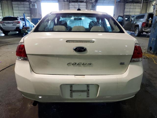 1FAHP3FN5AW239034 - 2010 FORD FOCUS SE WHITE photo 6