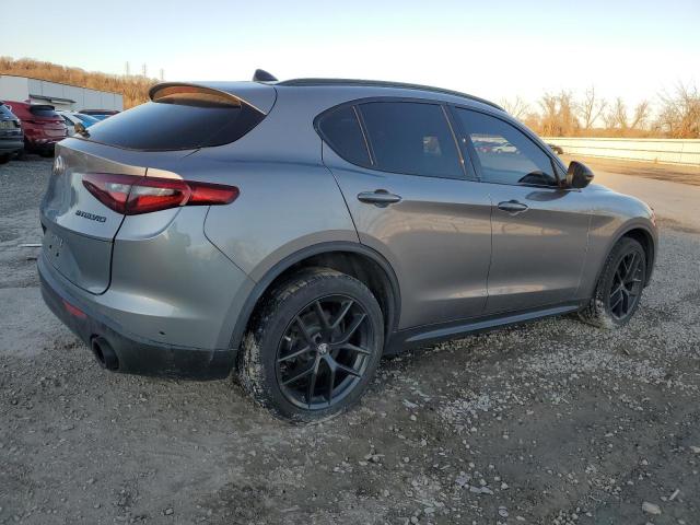 ZASPAKBNXK7C59502 - 2019 ALFA ROMEO STELVIO TI GRAY photo 3