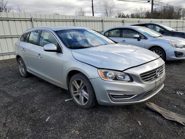 YV1612SB5F1202475 - 2015 VOLVO V60 PREMIER SILVER photo 4