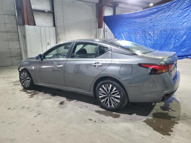 1N4BL4DV3PN345748 - 2023 NISSAN ALTIMA SV GRAY photo 2