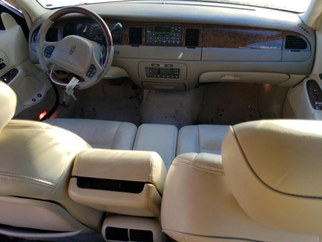 1LNHM82W42Y610653 - 2002 LINCOLN TOWN CAR SIGNATURE TAN photo 8