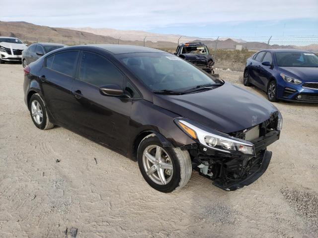 3KPFK4A77JE204374 - 2018 KIA FORTE LX BROWN photo 4