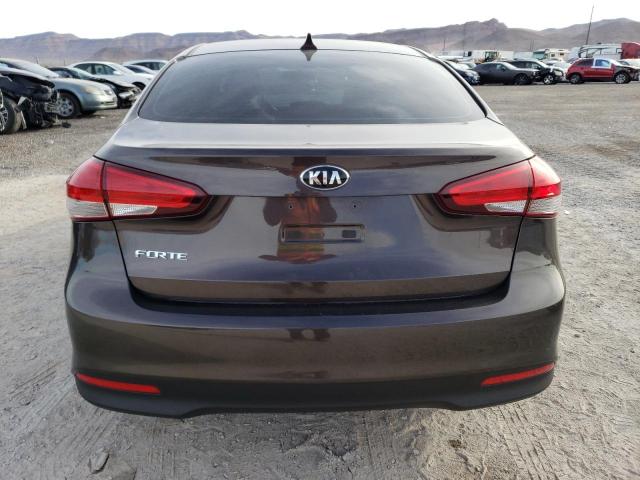 3KPFK4A77JE204374 - 2018 KIA FORTE LX BROWN photo 6