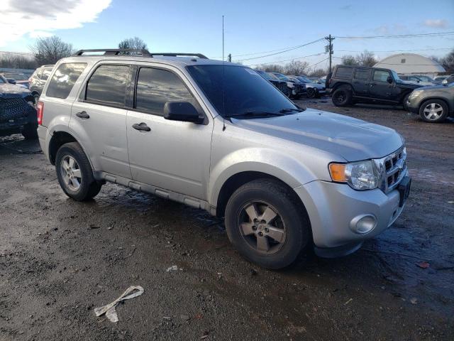 1FMCU9D76AKC13789 - 2010 FORD ESCAPE XLT SILVER photo 4