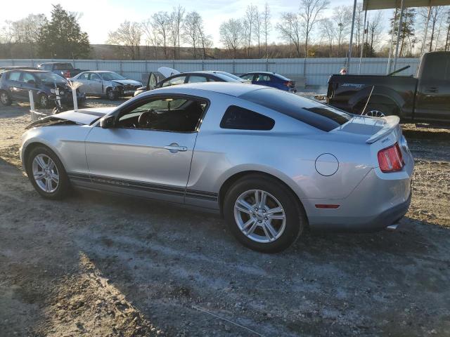 1ZVBP8AM2C5229577 - 2012 FORD MUSTANG SILVER photo 2