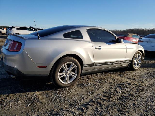 1ZVBP8AM2C5229577 - 2012 FORD MUSTANG SILVER photo 3