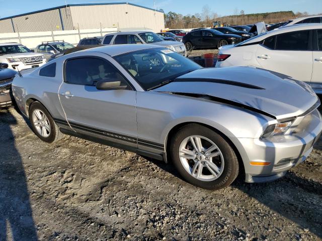 1ZVBP8AM2C5229577 - 2012 FORD MUSTANG SILVER photo 4