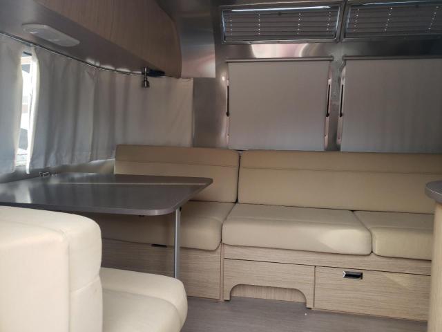 1STT9YL26HJ538238 - 2017 AIRS TRAVEL TRA 银色 照片 5