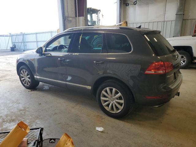 WVGFF9BP0CD003108 - 2012 VOLKSWAGEN TOUAREG V6 GRAY photo 2