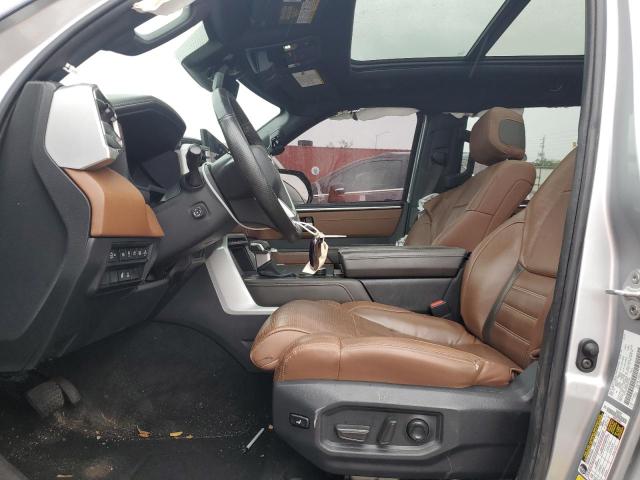 5TFMA5AB5NX016964 - 2022 TOYOTA TUNDRA CREWMAX PLATINUM Grau Foto 7