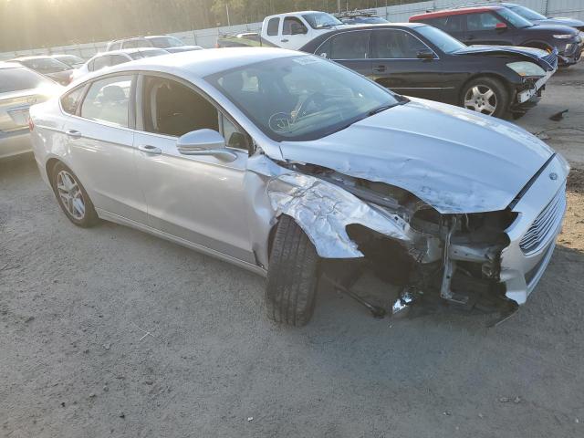 3FA6P0H75GR308952 - 2016 FORD FUSION SE SILVER photo 4