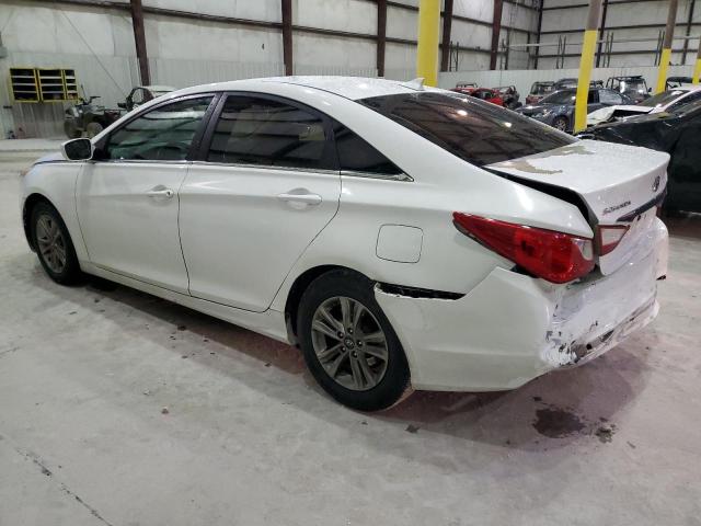 5NPEB4AC8DH804068 - 2013 HYUNDAI SONATA GLS WHITE photo 2