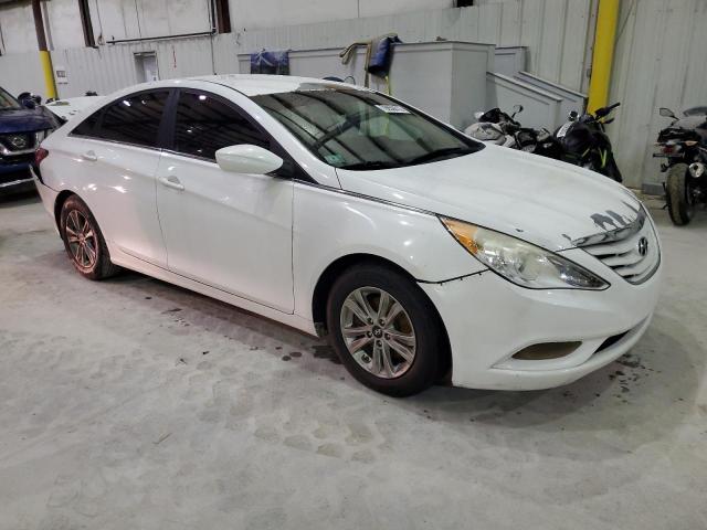 5NPEB4AC8DH804068 - 2013 HYUNDAI SONATA GLS WHITE photo 4