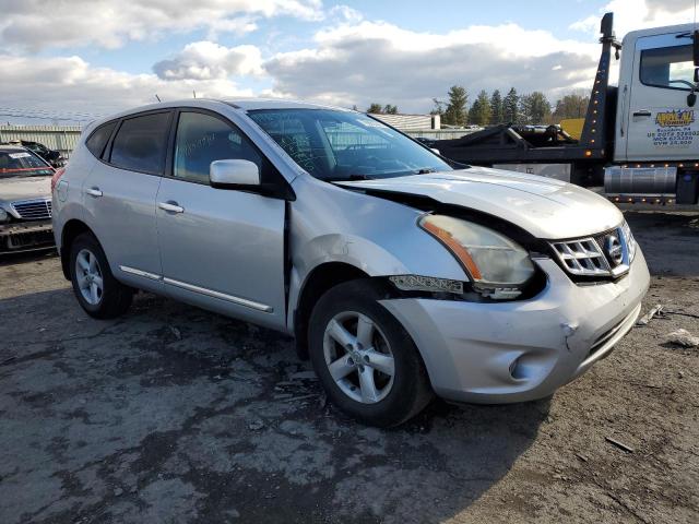 JN8AS5MV4DW147902 - 2013 NISSAN ROGUE S SILVER photo 4