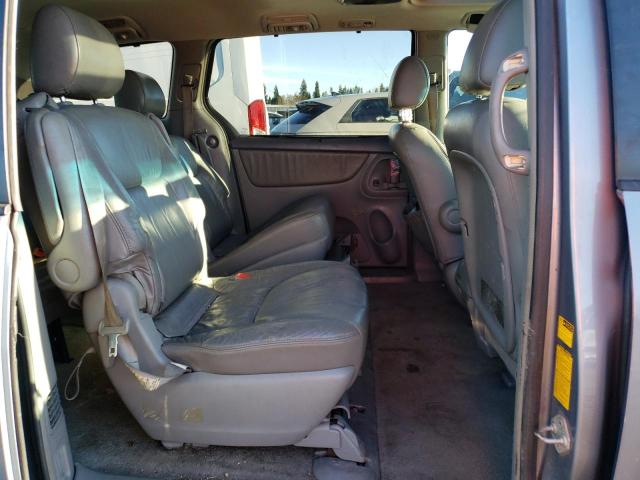 5TDZA22C04S013566 - 2004 TOYOTA SIENNA XLE GRAY photo 11