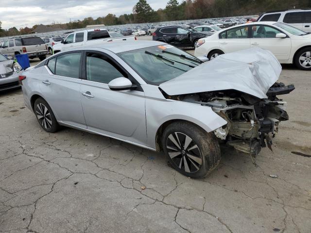 1N4BL4DV5MN334598 - 2021 NISSAN ALTIMA SV SILVER photo 4