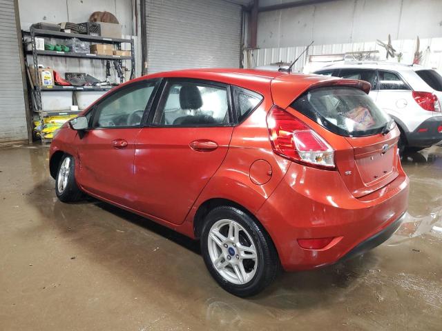 3FADP4EJ6JM124462 - 2018 FORD FIESTA SE RED photo 2