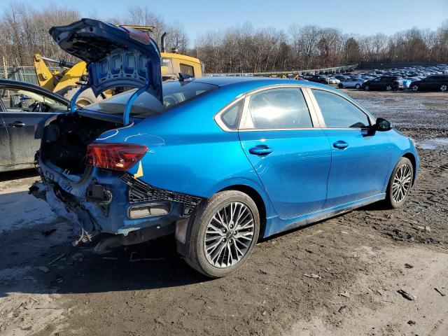 3KPF54AD6PE586015 - 2023 KIA FORTE GT LINE BLUE photo 3