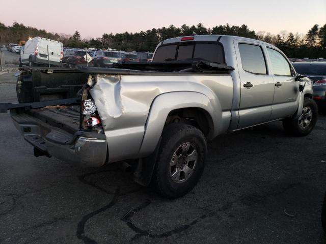 3TMMU4FN7EM070096 - 2014 TOYOTA TACOMA DOUBLE CAB LONG BED SILVER photo 3