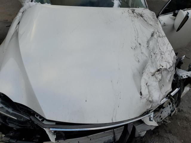 JTHC81D25J5026121 - 2018 LEXUS IS 300 WHITE photo 11