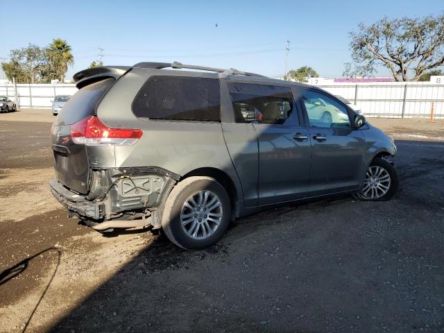 5TDYK3DC7BS089228 - 2011 TOYOTA SIENNA XLE GRAY photo 3