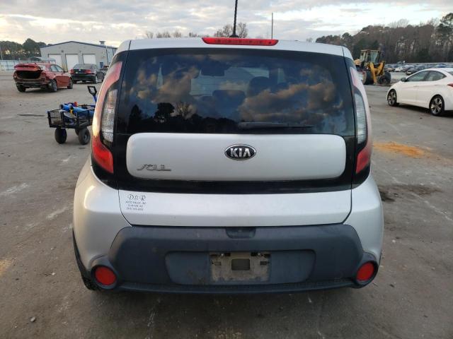 KNDJN2A28F7747850 - 2015 KIA SOUL SILVER photo 6