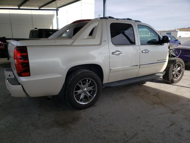 3GNTKGE3XBG316384 - 2011 CHEVROLET AVALANCHE LTZ WHITE photo 3