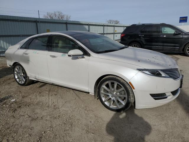 3LN6L2JK5GR615842 - 2016 LINCOLN MKZ WHITE photo 4