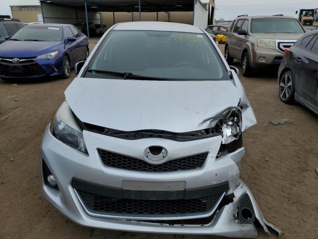 JTDKTUD32DD566364 - 2013 TOYOTA YARIS SILVER photo 5