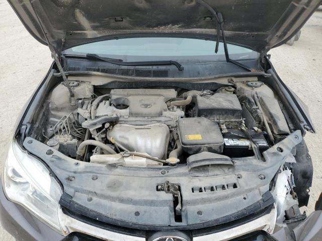 4T1BF1FK6FU002466 - 2015 TOYOTA CAMRY LE GRAY photo 11