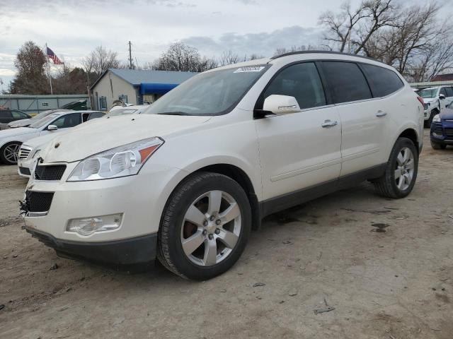 1GNKVGED1BJ369825 - 2011 CHEVROLET TRAVERSE LT WHITE photo 1