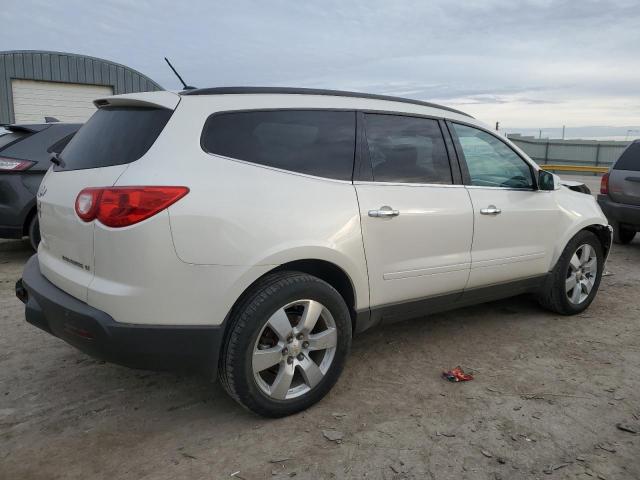 1GNKVGED1BJ369825 - 2011 CHEVROLET TRAVERSE LT WHITE photo 3