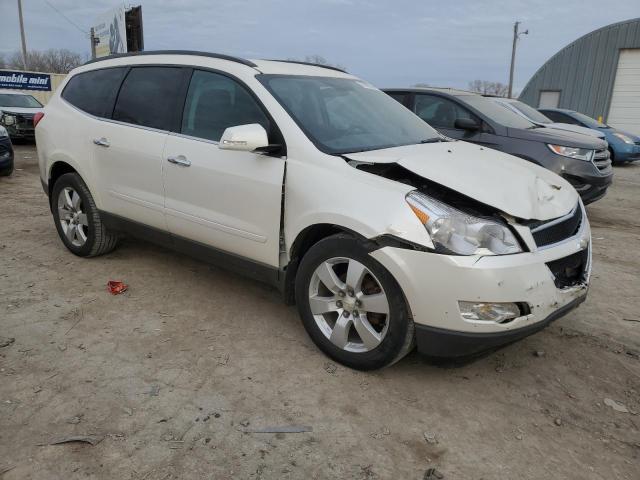 1GNKVGED1BJ369825 - 2011 CHEVROLET TRAVERSE LT WHITE photo 4