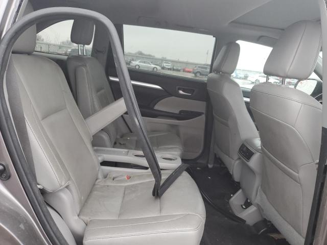 5TDKKRFH9GS163323 - 2016 TOYOTA HIGHLANDER XLE GRAY photo 11