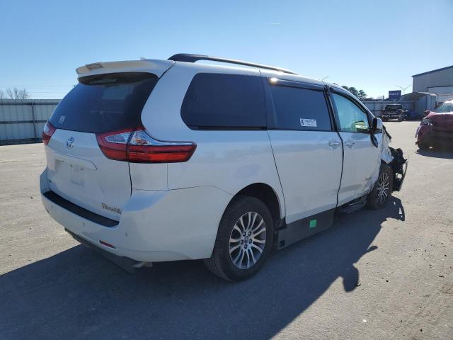 5TDYZ3DC0KS012339 - 2019 TOYOTA SIENNA XLE WHITE photo 3