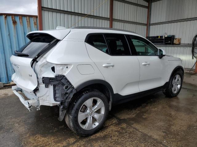 YV4AC2HK8N2771473 - 2022 VOLVO XC40 T4 MOMENTUM WHITE photo 3