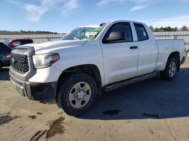 5TFUM5F11JX078203 - 2018 TOYOTA TUNDRA DOUBLE CAB SR/SR5 WHITE photo 1