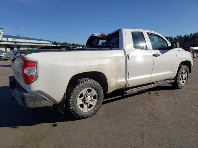5TFUM5F11JX078203 - 2018 TOYOTA TUNDRA DOUBLE CAB SR/SR5 WHITE photo 3