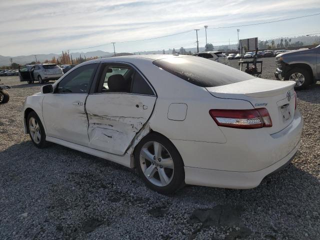 4T1BF3EK0BU738116 - 2011 TOYOTA CAMRY BASE WHITE photo 2