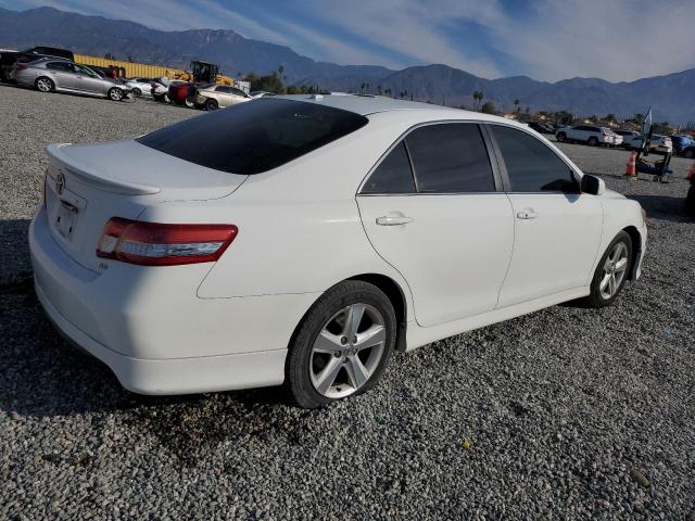 4T1BF3EK0BU738116 - 2011 TOYOTA CAMRY BASE WHITE photo 3