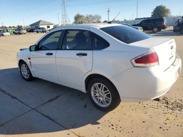 1FAHP35N68W248160 - 2008 FORD FOCUS SE WHITE photo 2