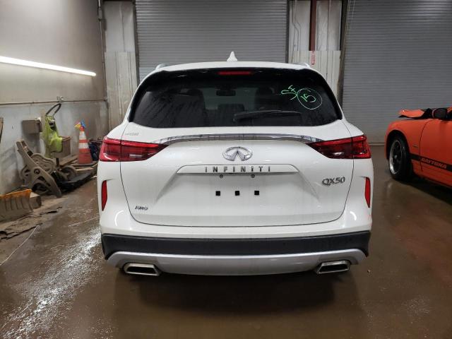 3PCAJ5M32KF113469 - 2019 INFINITI QX50 ESSENTIAL WHITE photo 6