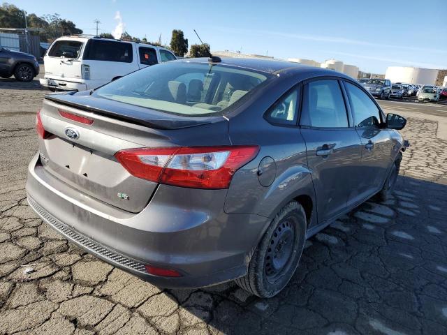 1FAHP3F24CL237561 - 2012 FORD FOCUS SE GRAY photo 3