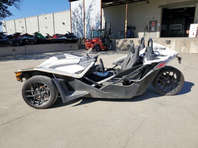 57XAASHD2M8144135 - 2021 POLARIS SLINGSHOT S WHITE photo 3