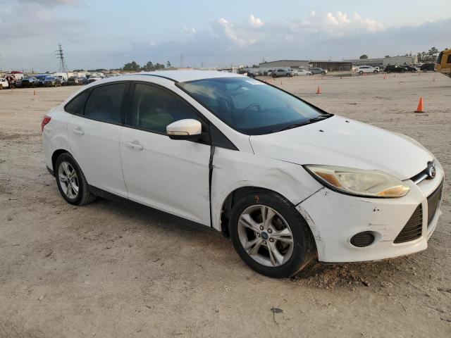 1FADP3F29EL115490 - 2014 FORD FOCUS SE WHITE photo 4