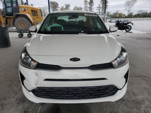 3KPA24AD4ME408988 - 2021 KIA RIO LX WHITE photo 5