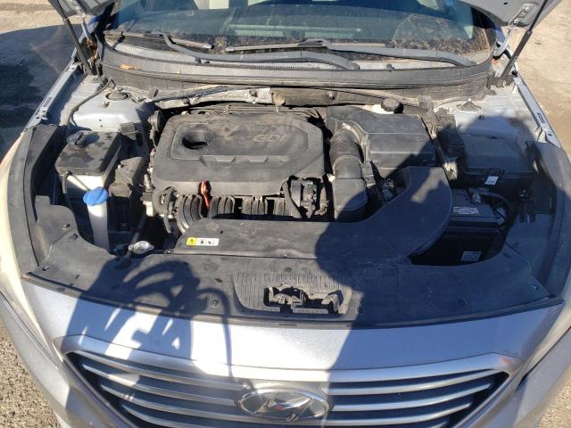 5NPE24AF1FH098588 - 2015 HYUNDAI SONATA SE SILVER photo 11