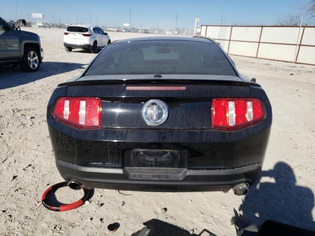 1ZVBP8AM6B5137712 - 2011 FORD MUSTANG BLACK photo 6